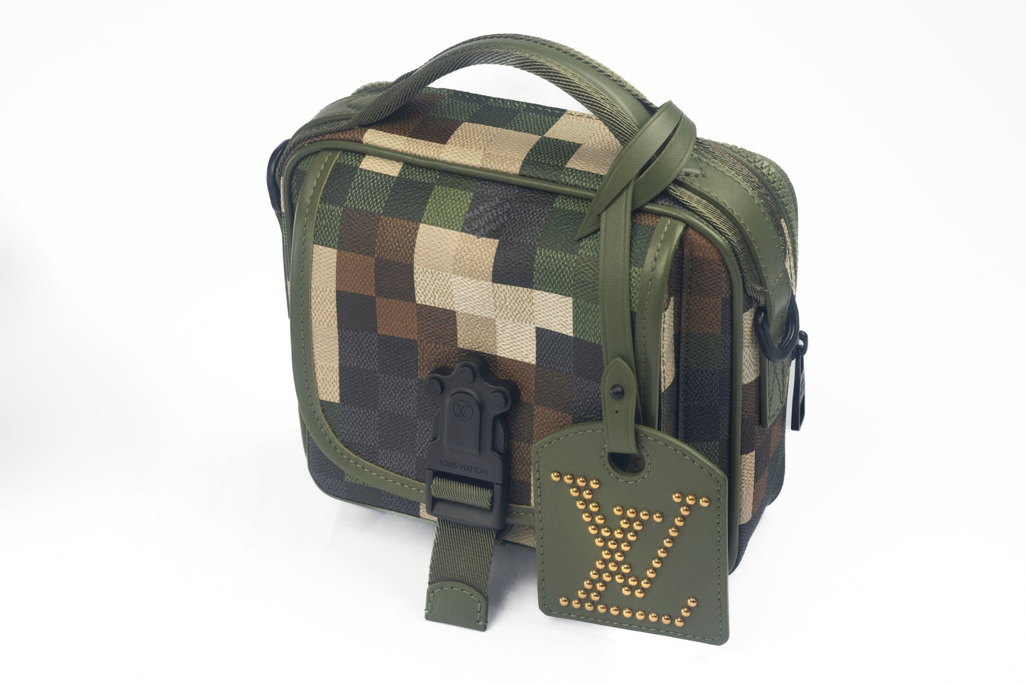 Louis Vuitton Quest Messenger Bag - supergl0rious